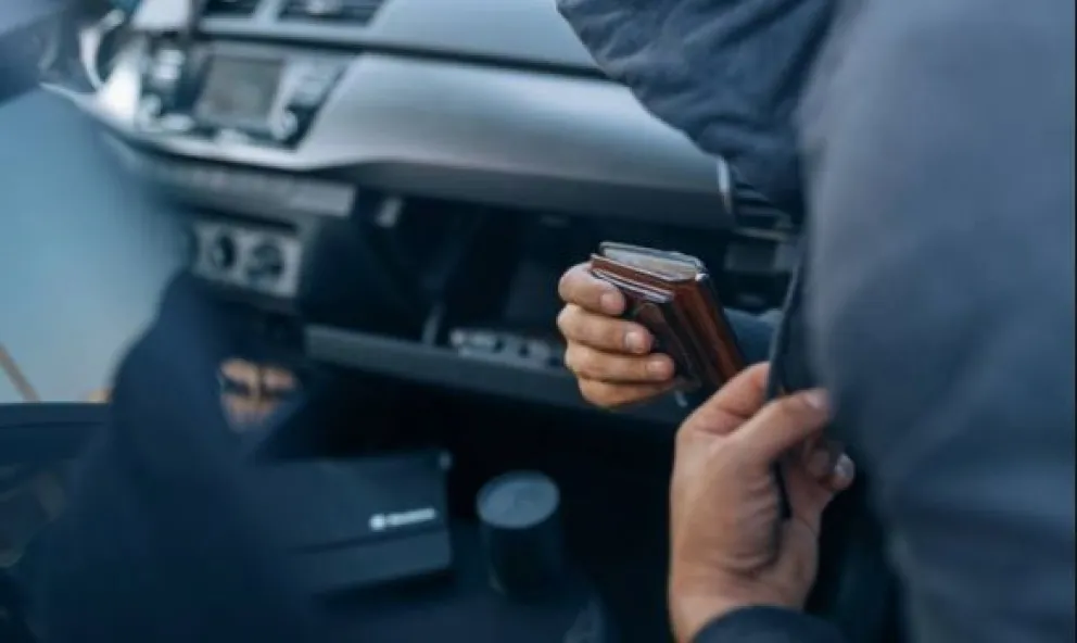 Se multiplican los robos de billeteras adentro de los autos