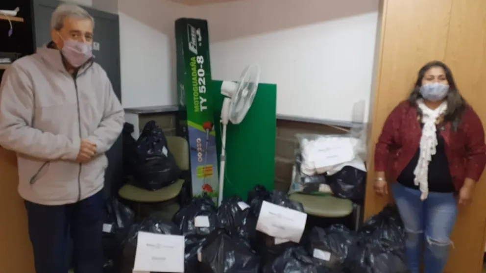 La solidaridad del Rotary  llega al municipio,  y tiene forma de ropa