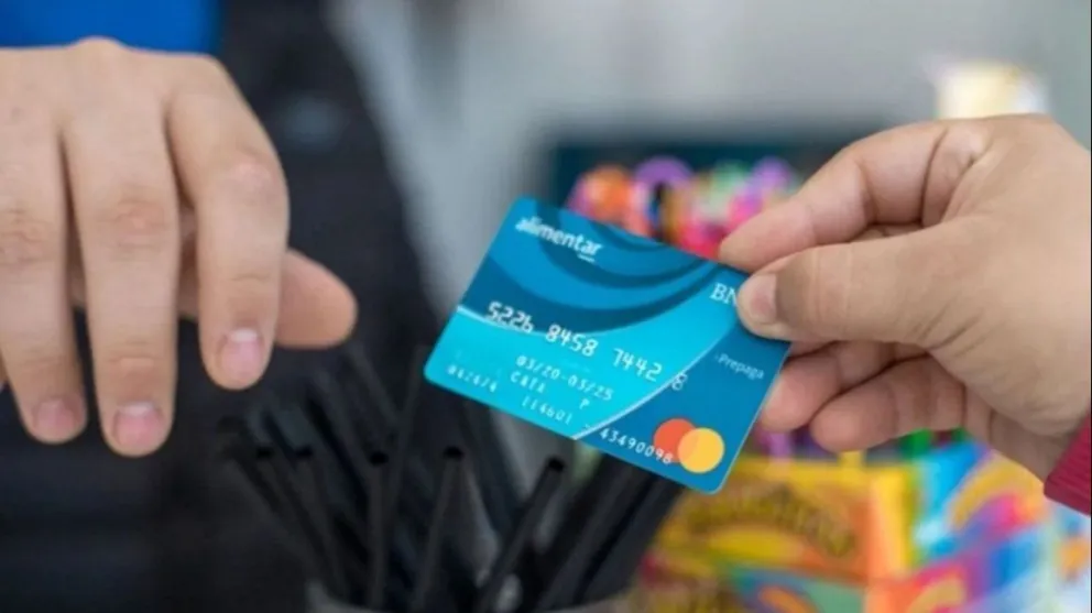 Tarjeta Alimentar: el Gobierno analiza quitar el pago del IVA a los beneficiarios