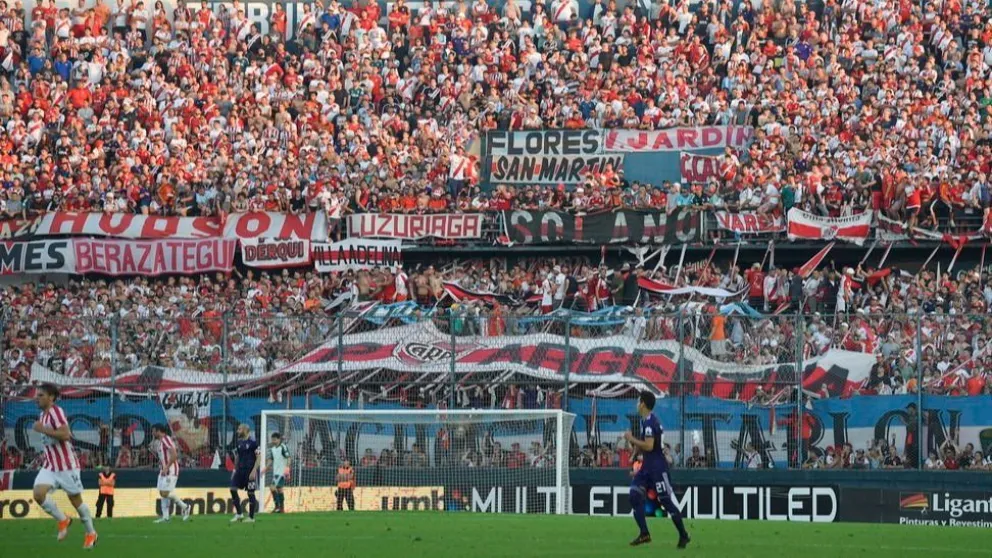El Gobierno estimó cuál sería la fecha del regreso del público a las canchas
