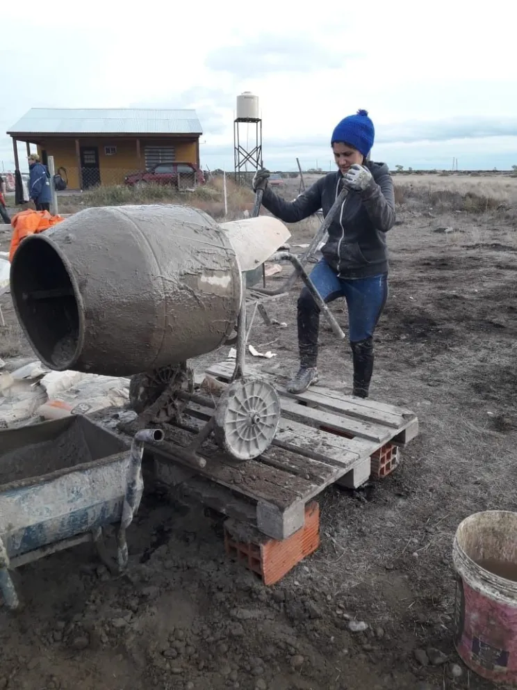 Mujeres en la construcción, una iniciativa que nació de la necesidad laboral