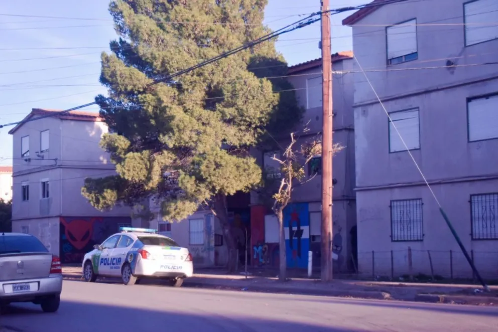 Las 1016 también está en llamas y un joven prometió balas
