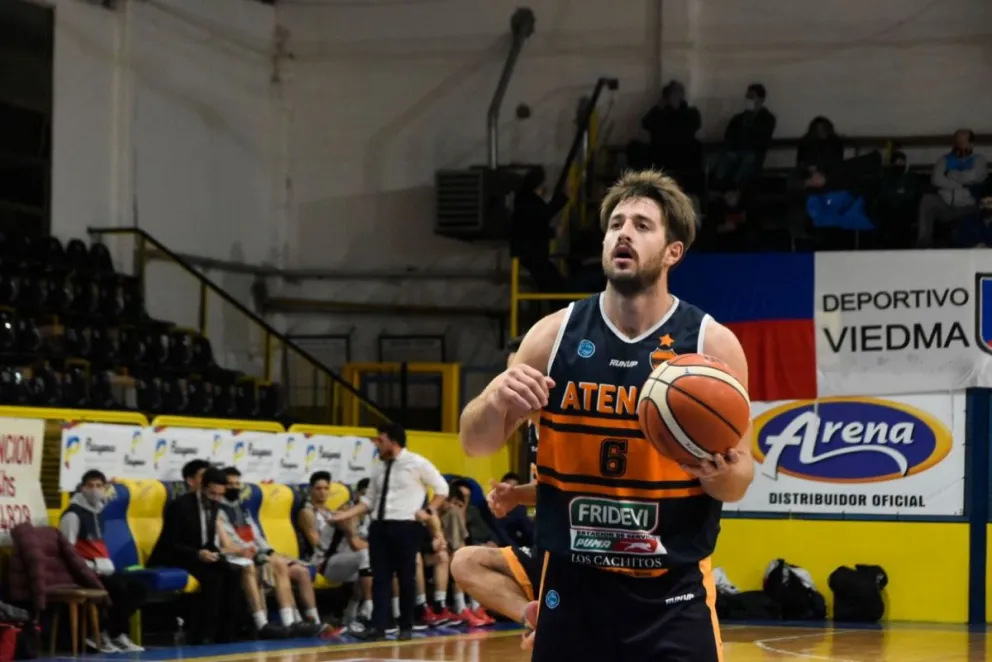 Atenas con novedades y esperando por el partido del martes