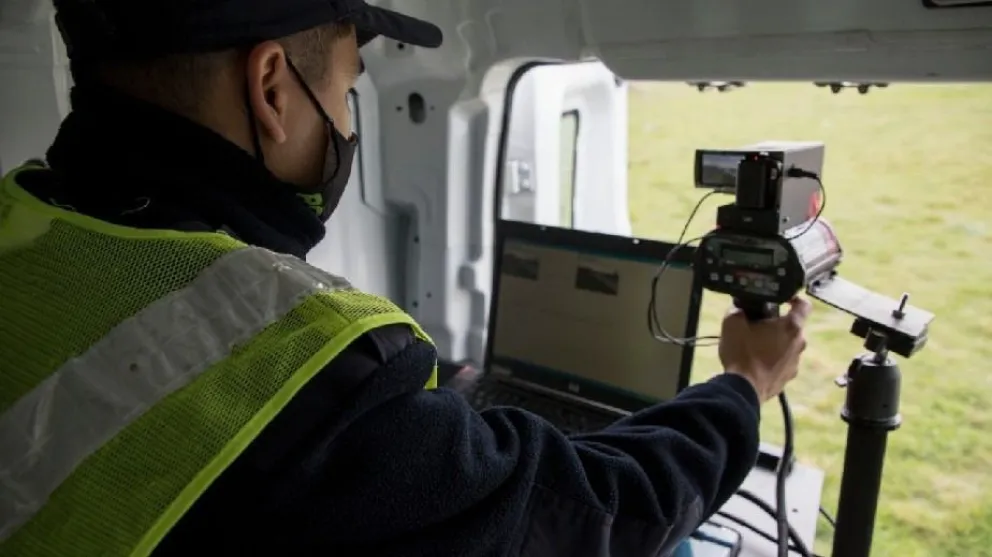 Control de velocidad en las rutas: puntapié inicial para las multas con radares
