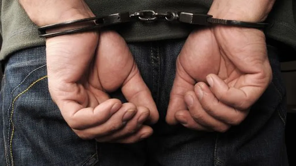 Un ladronzuelo jugó a las escondidas con un custodio