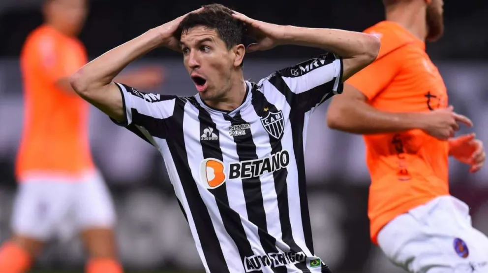 Positivo en coronavirus para Nacho Fernández, a tres semanas del cruce con Boca