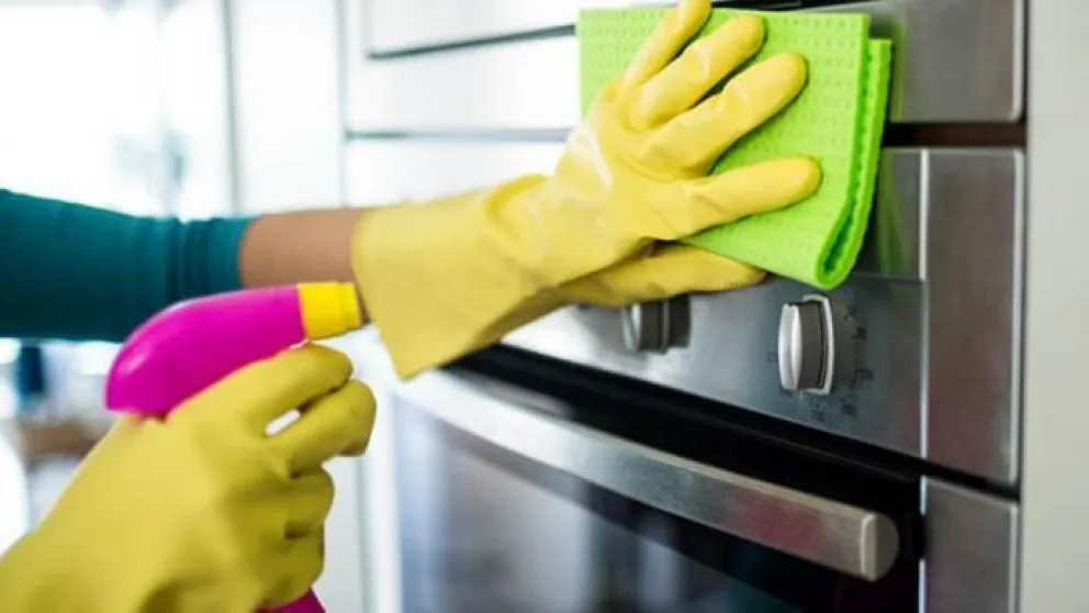 Trucos caseros para quitarle la grasa al horno y dejarlo como nuevo