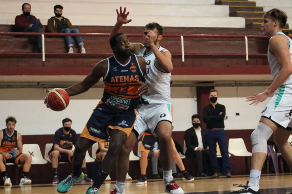 Liga Argentina: Atenas cerró su paso por la sede de Lanús con un triunfo valioso