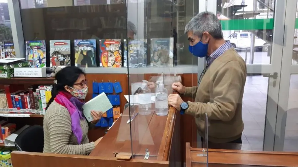 La biblioteca de la Legislatura retomó los préstamos de libros