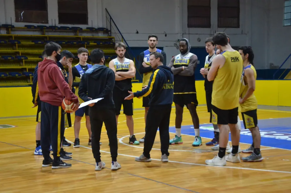 Atenas recibe a Racing de Chivilcoy esta tarde