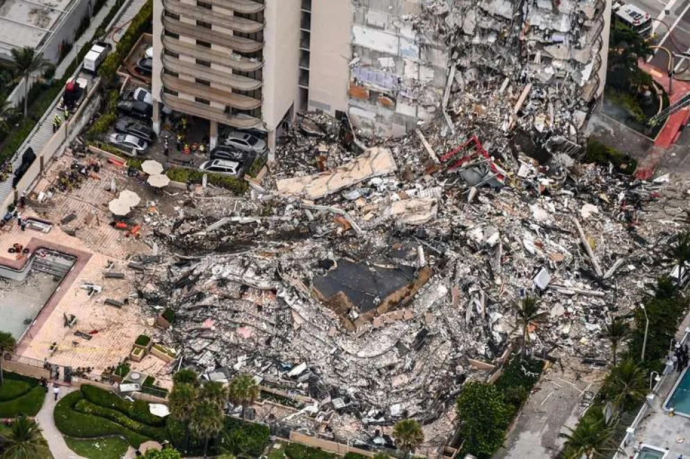 Ya son 11 las víctimas fatales del derrumbe en Miami y hay 150 desaparecidos