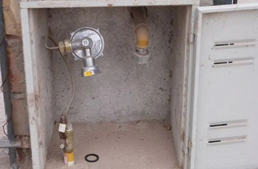 Hay que pasar el invierno: malhechores se apoderaron de una casilla de gas