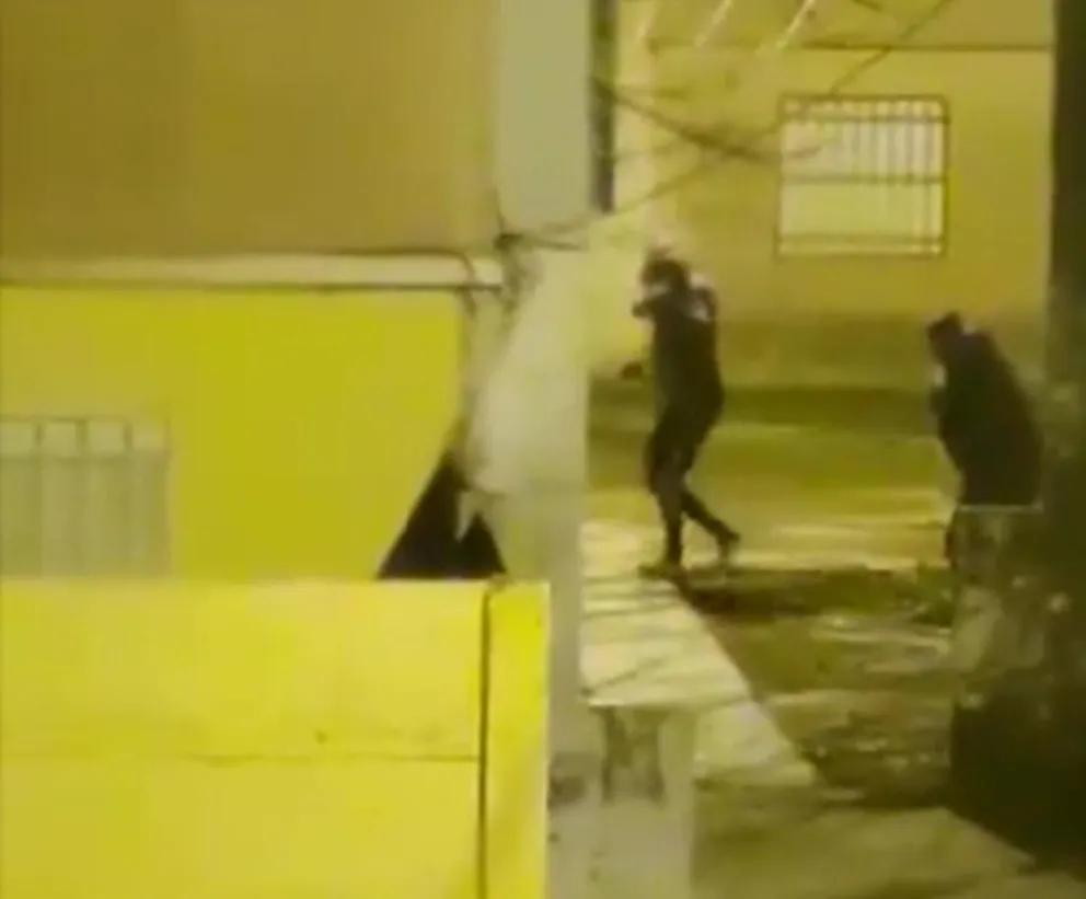 Video exclusivo: hubo un furioso tiroteo en las 1016 Viviendas