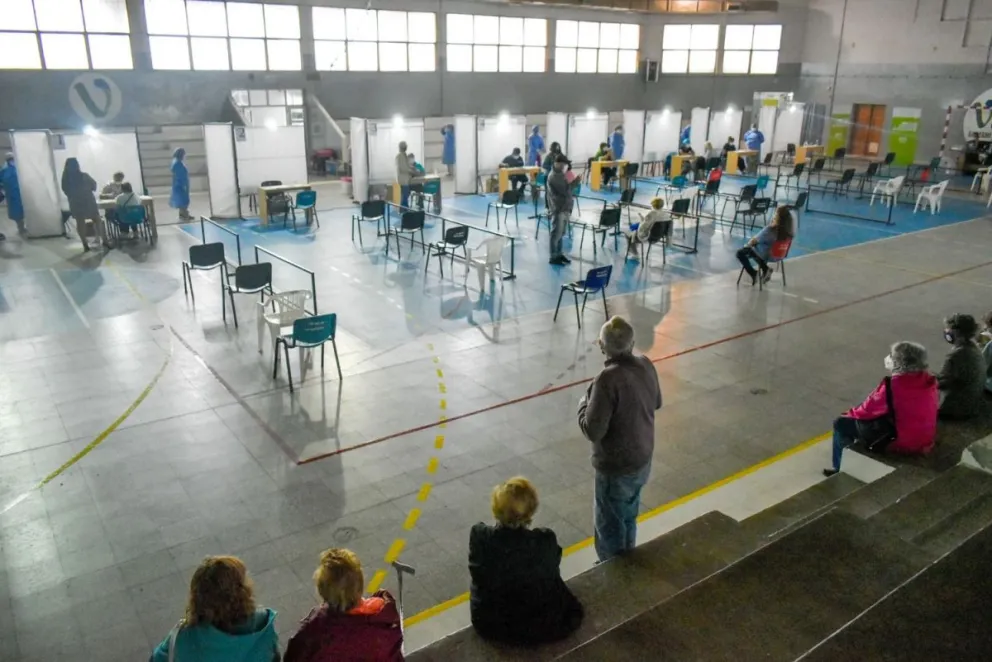 Plan de vacunación: Llegó julio, y hay que jugarle al 35