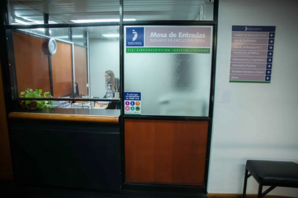 Enganchan a un joven con pornografía infantil, y la justicia lo tiene en la mira