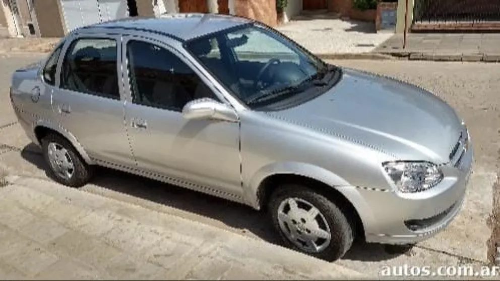Antes de la siesta, y con sol espléndido, robaron un Corsa en Patagones