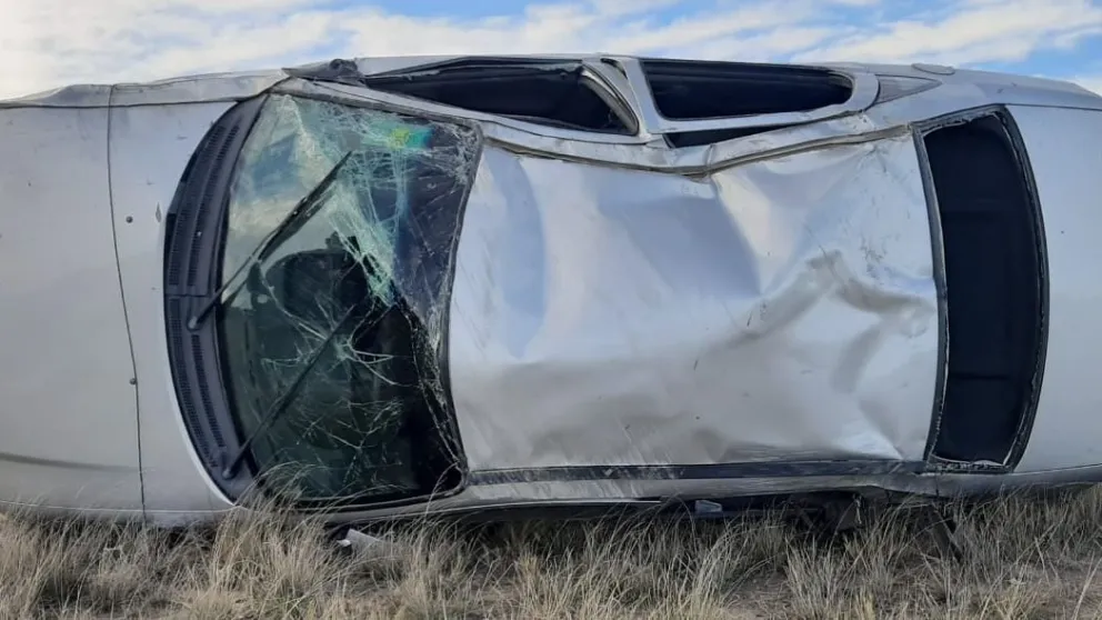 Le duró poco el Corsa a los malvivientes: apareció volcado cerca del autódromo