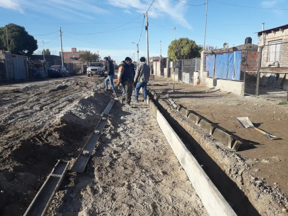 Nación invierte en el barrio Álvarez Guerrero, con la ejecución de cordones