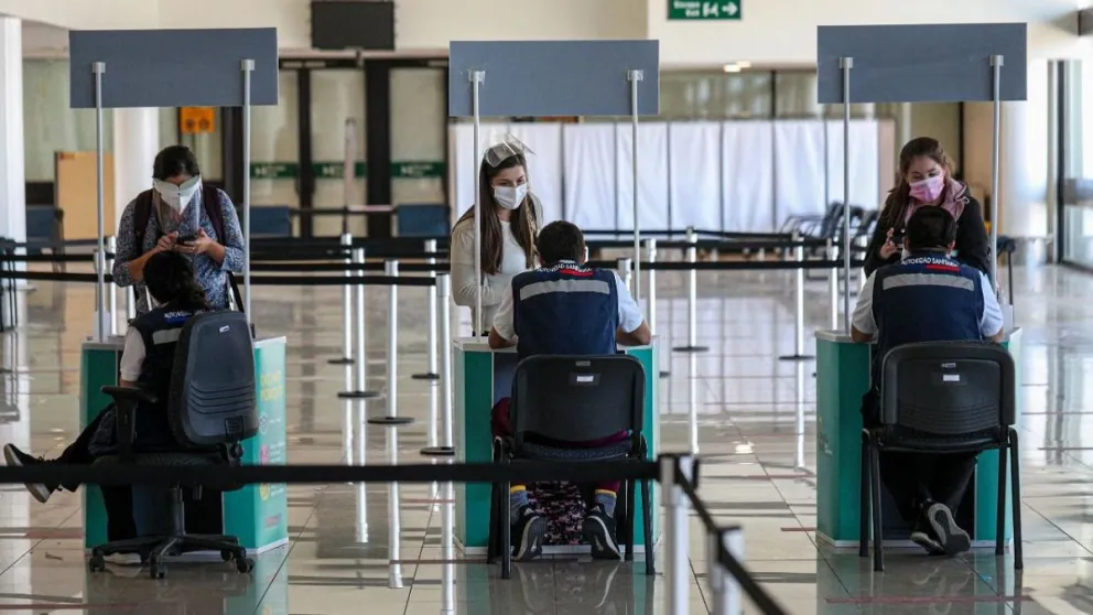 Más de cien países cierran sus fronteras ante el avance de la variante Delta