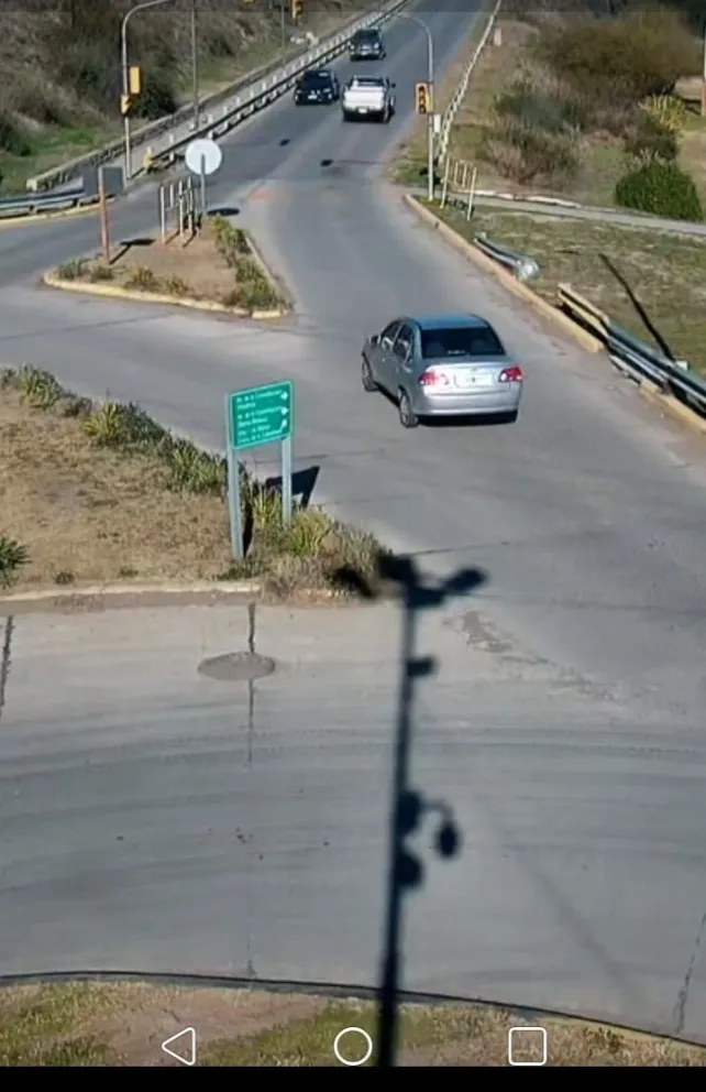 Con imágenes de las cámaras podrían dar con el o los autores del robo del Corsa