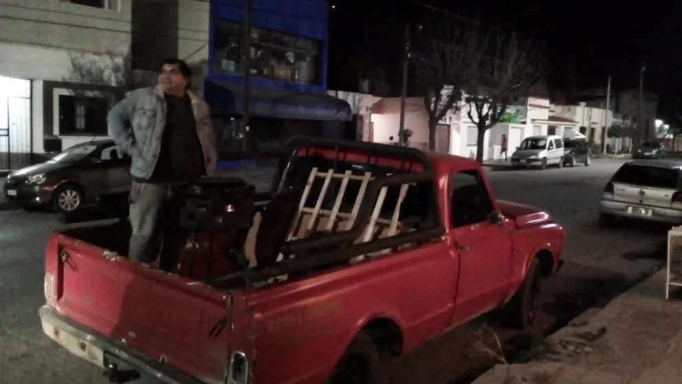 Con unos ricos choripanes, agasajaron a recolectores de basura y playeros