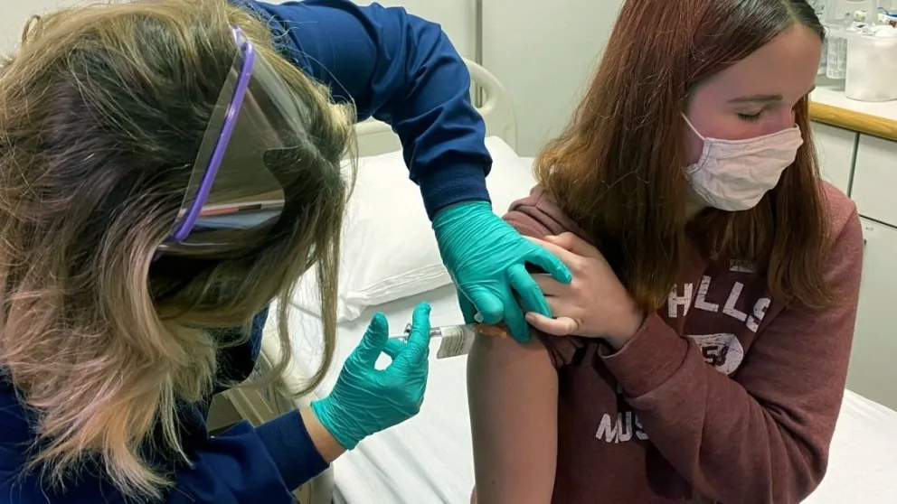 Sputnik V: Rusia comienza los estudios de la vacuna en adolescentes