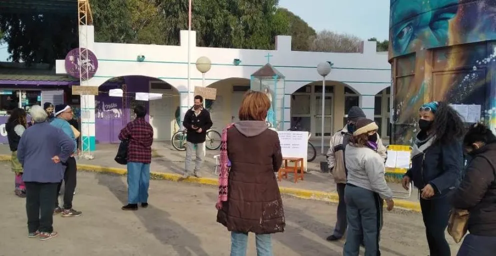 En El Cóndor rechazaron las bajas frecuencias de micros, y reclamaron la restitución total del servicio