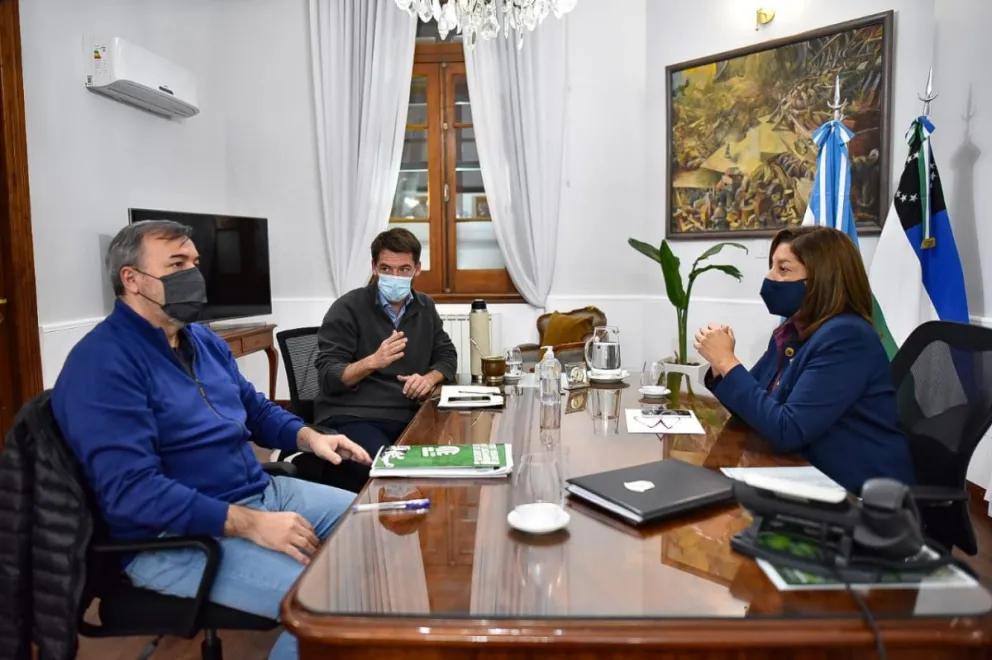 Hubo acuerdo entre Aguiar y Carreras por reapertura y actualización de paritarias