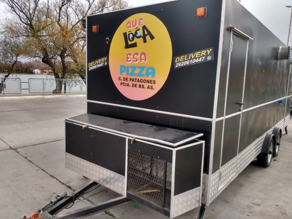 Robaron en un carro gastronómico y los buscan por las cámaras
