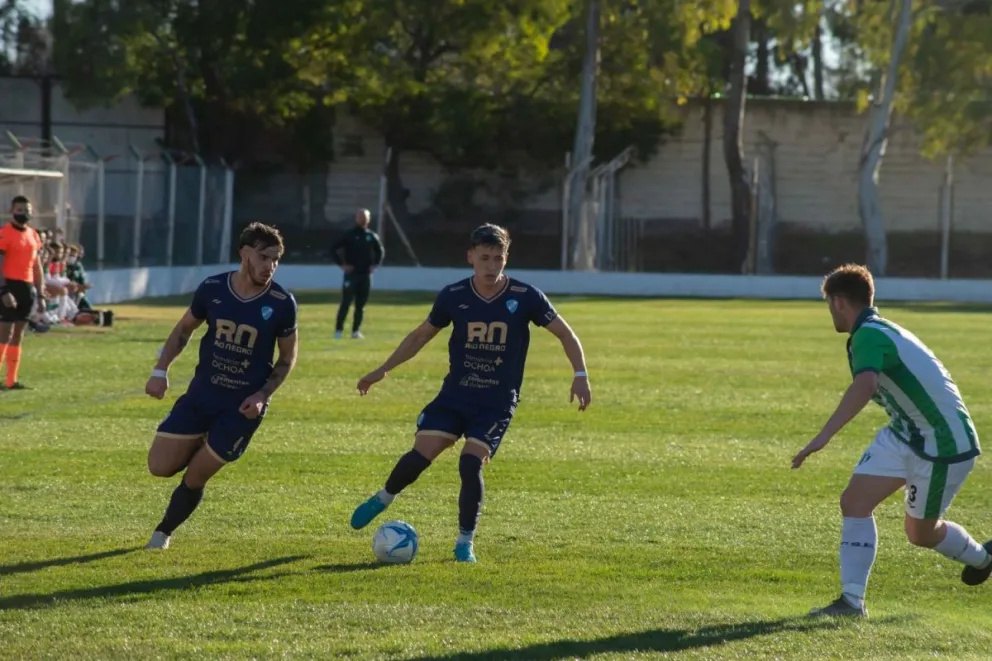 Sol sumó un punto en el debut de Islas con un gol sobre el final