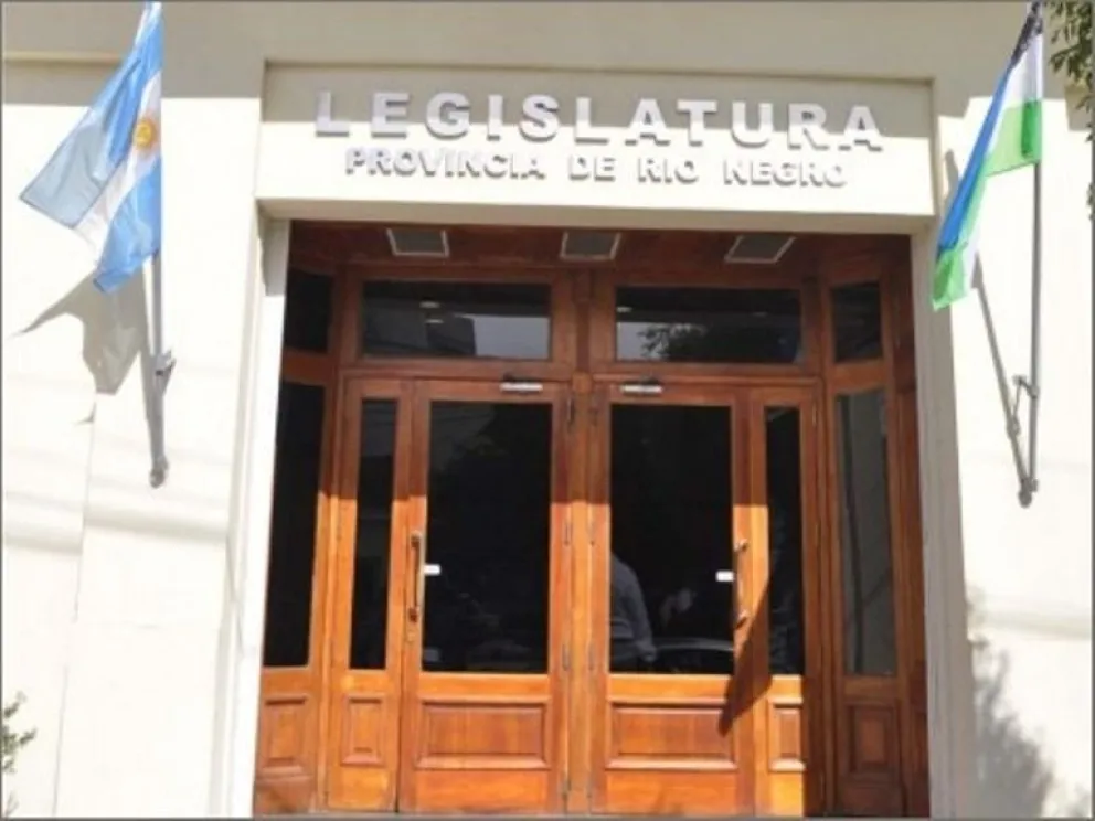 Los trabajadores legislativos solicitaron urgente mejora salarial