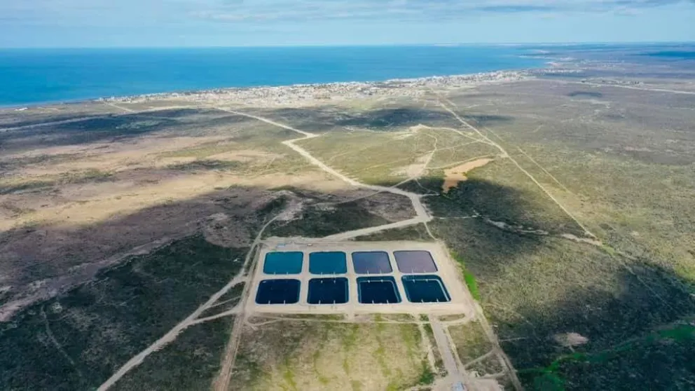 Histórico: Las Grutas puso en marcha la planta de cloacas con vuelco cero al mar