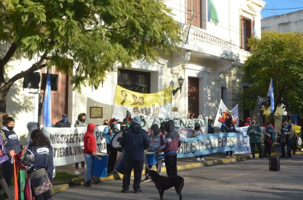 Integrantes de barrios populares salieron a las calles en demanda de vivienda