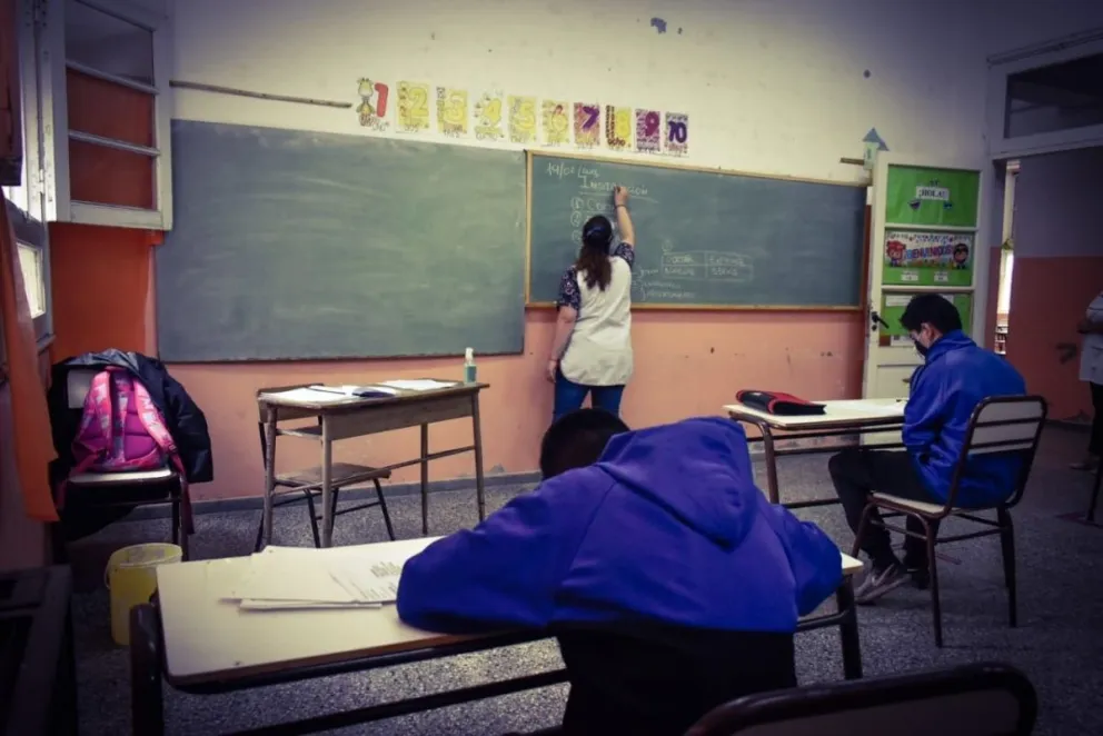 El COVID en las escuelas, hay alumnos aislados, pero por contacto estrecho