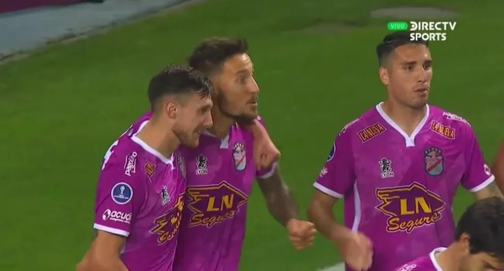 Se gritó en todo Viedma: debut con gol de Mazzola en la caída de Arsenal en Perú
