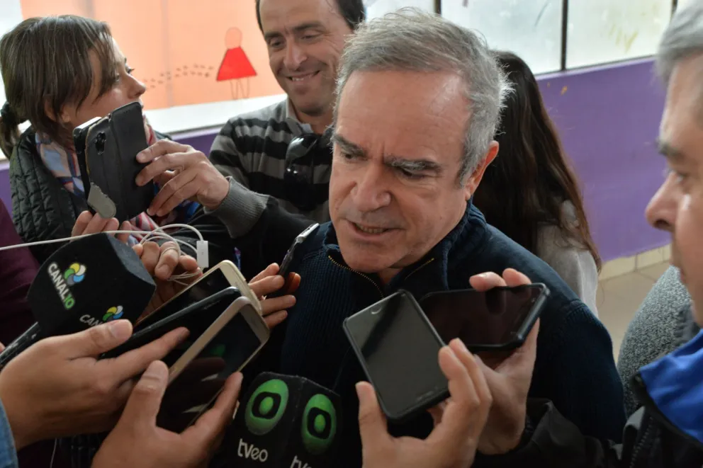 De Rege: "Lo tenemos que ayudar a ser un buen intendente"