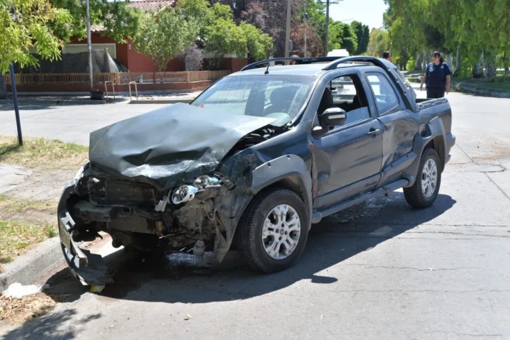 Fuerte choque en Rivadavia y Boulevard Ituizangó