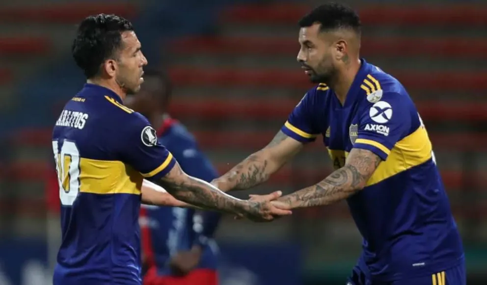 Tevez y Cardona siguen entre algodones pero serán titulares ante River
