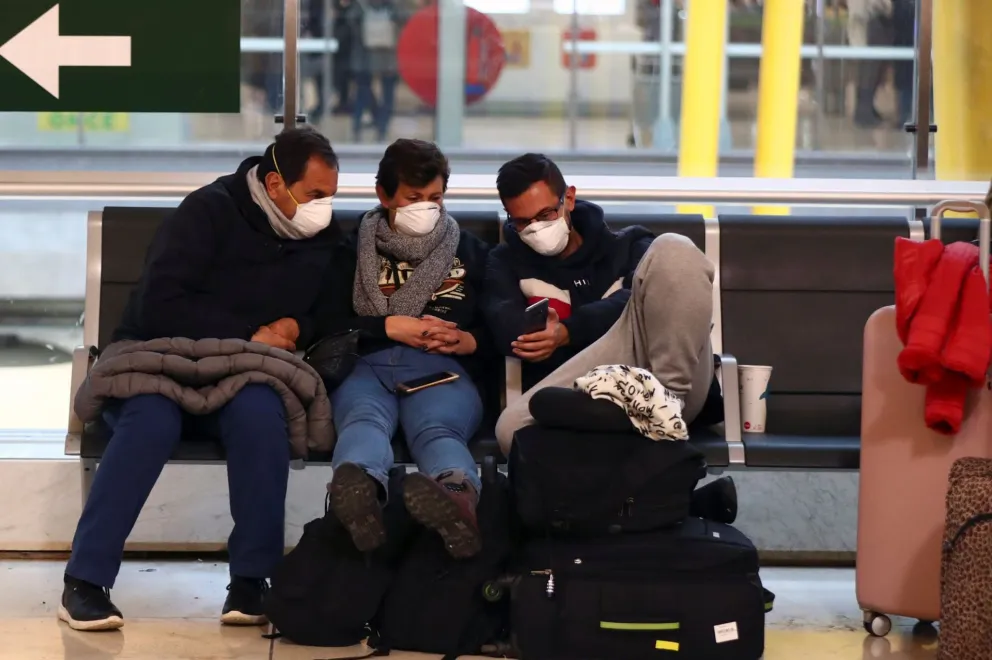 Viajar en pandemia: qué dice la declaración jurada que firman los pasajeros