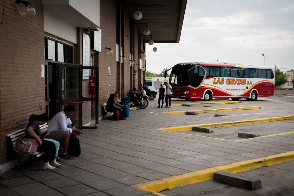 Activaron el protocolo de aislamiento en la Terminal de Viedma