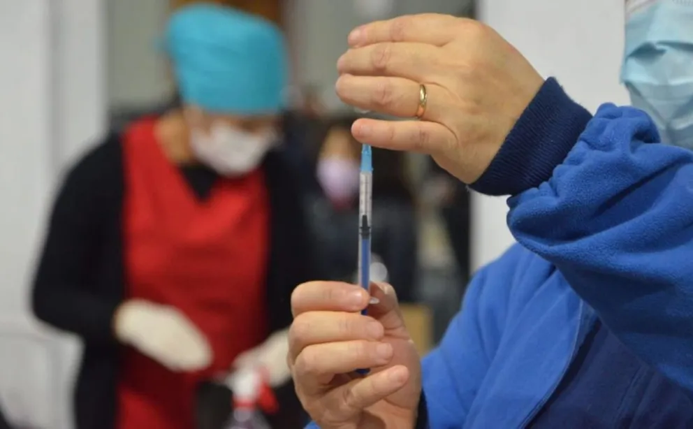 Con 24.300 dosis para Río Negro, se distribuyen vacunas Sinopharm y AstraZeneca entre hoy y mañana