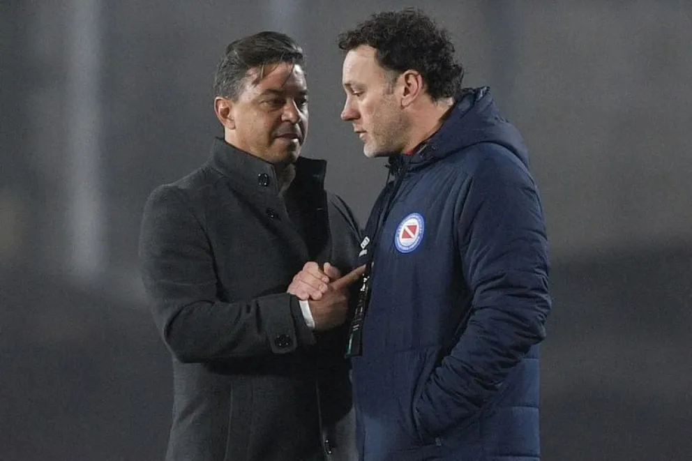 Un cruce tenso: ¿qué se dijeron Gallardo y Milito luego del partido?