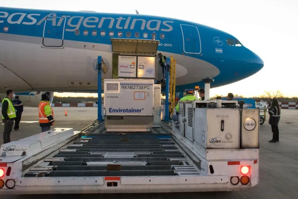 Llegó al país otro vuelo con 768 mil dosis de vacunas Sinopharm