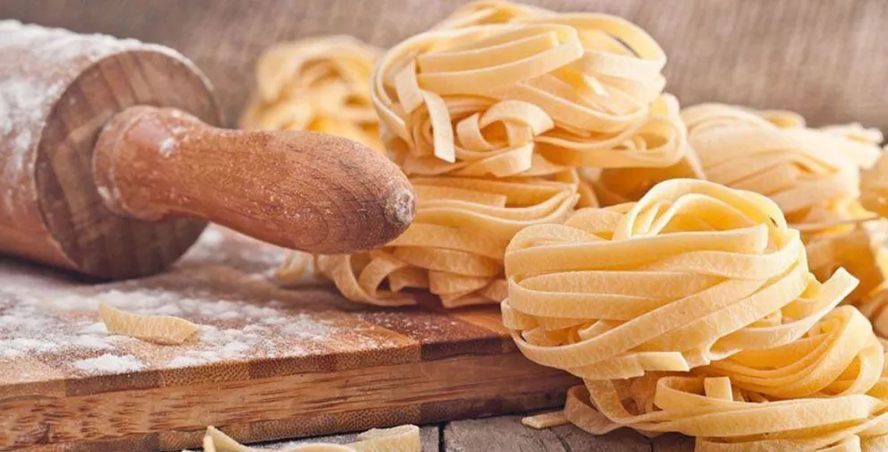 Fideos caseros express: amasados y cortados a mano (la receta más fácil)