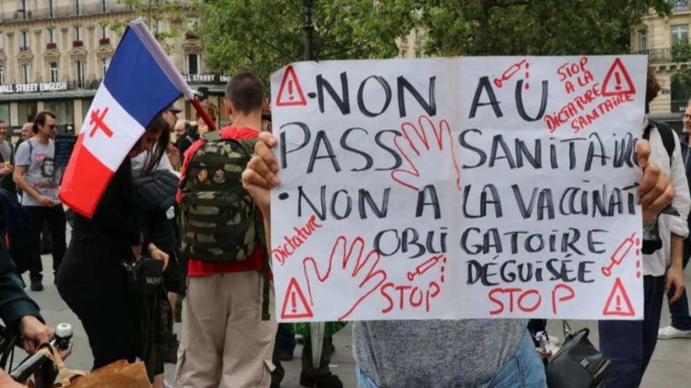 Francia: protestas en contra de la vacunación por el coronavirus