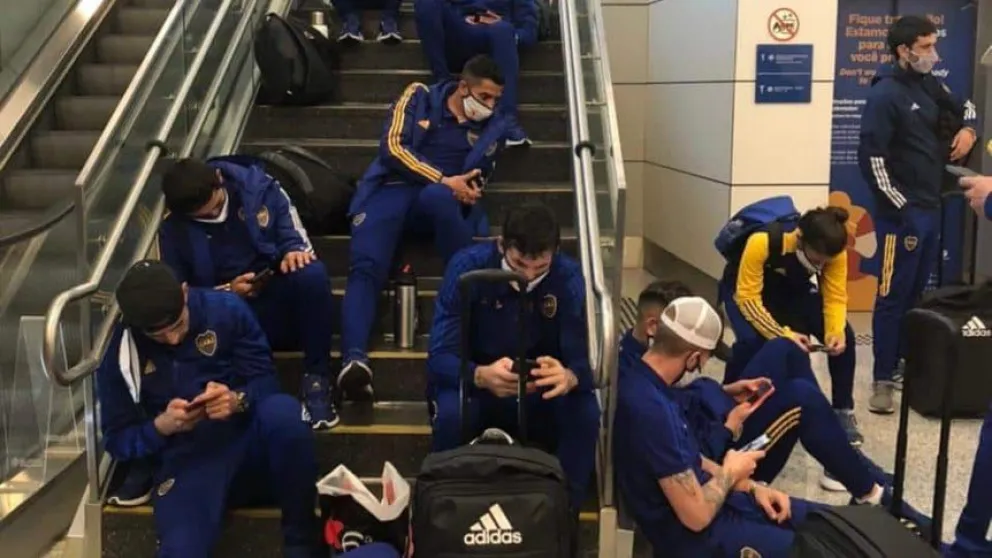 ¿Qué pasó? El plantel de Boca quedó demorado en el aeropuerto de Brasil