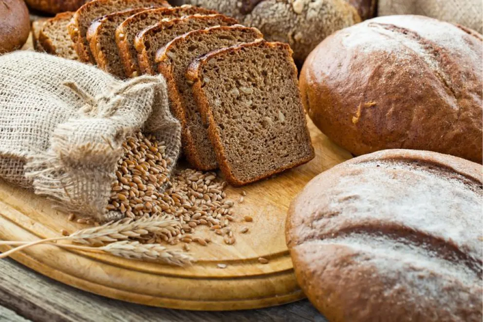Cómo hacer un delicioso pan integral de tres cereales ¡súper fácil!