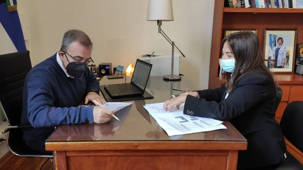 Pesatti e Iberó destacan que se puso el pie al acelerador con la vacunación