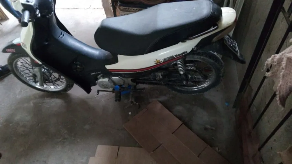 Se cansó de esperar a la Policía y a la Justicia y ella misma recuperó su moto