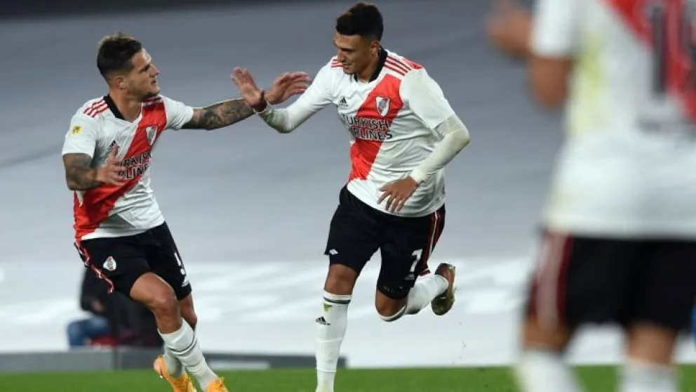 River goleó a Unión con un Suárez de lujo